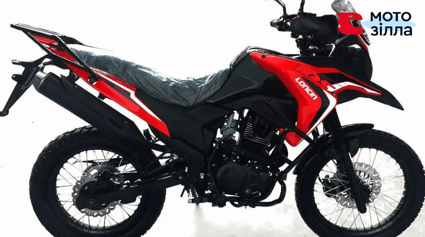 Мотоцикл Loncin червоний з чорним на титанах